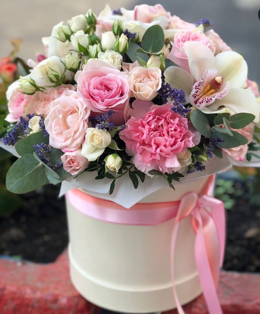 STRAWBERRY BOUQUET